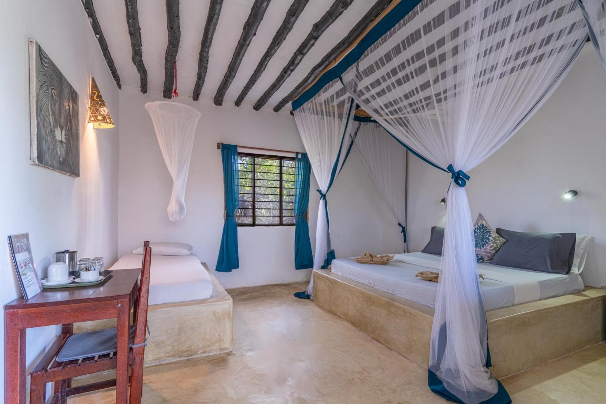 Red Monkey Beach Lodge Jambiani  Exterior photo