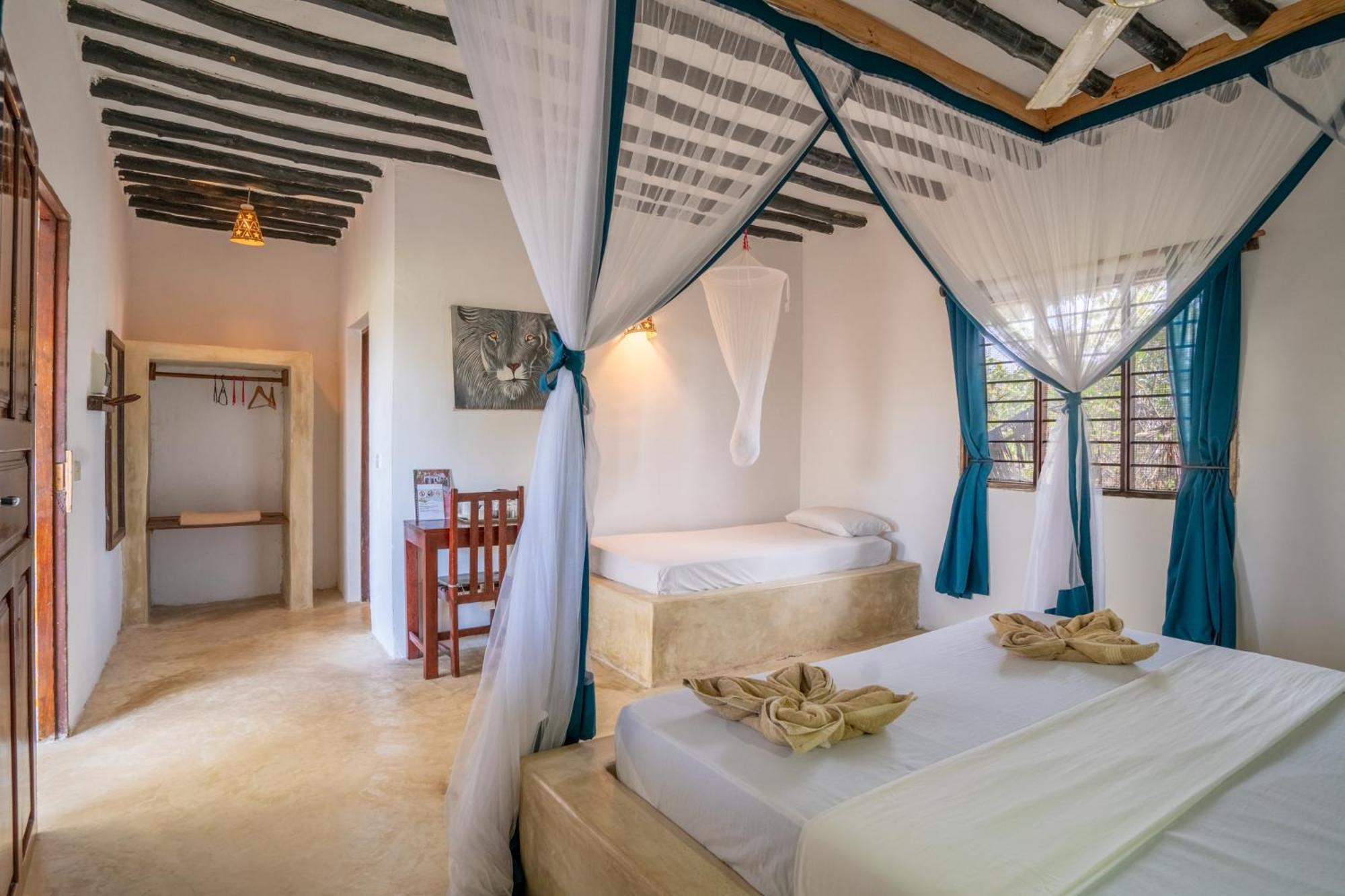 Red Monkey Beach Lodge Jambiani  Exterior photo