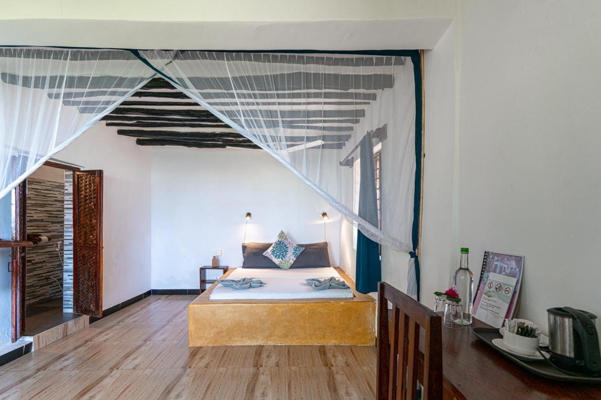 Red Monkey Beach Lodge Jambiani  Exterior photo