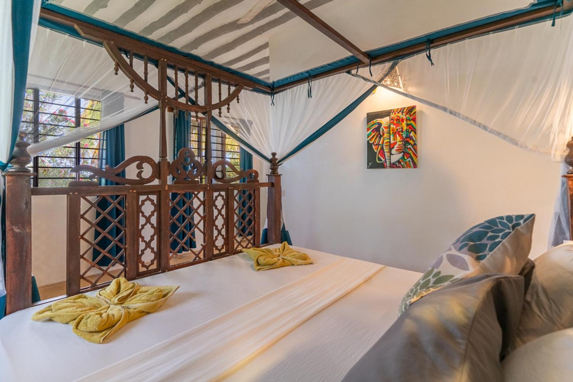 Red Monkey Beach Lodge Jambiani  Exterior photo